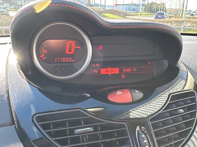 Renault - twingo - 1.2 16v dynamique - car - 2012 - afbeelding 21 van  22