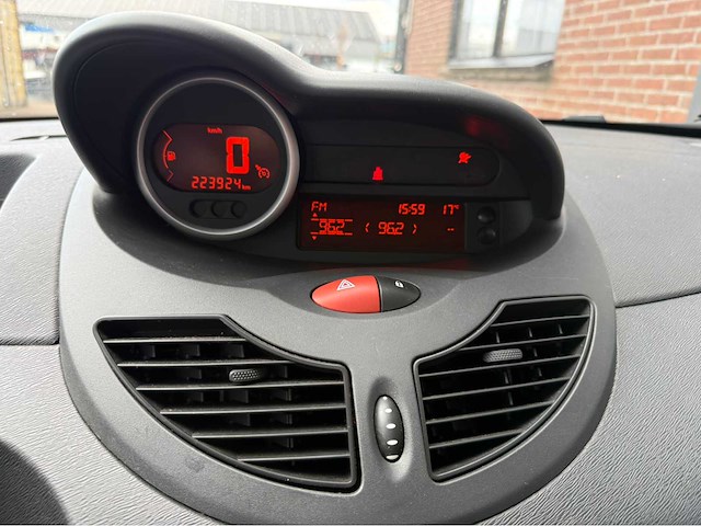 Renault - twingo -1.6 16v rs - personenauto - 2009 - afbeelding 9 van  27