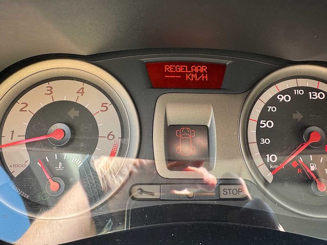Renault -clio 1.6-16v privilège 51-tf-pz - afbeelding 9 van  18
