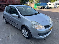 Renault -clio 1.6-16v privilège 51-tf-pz - afbeelding 16 van  18