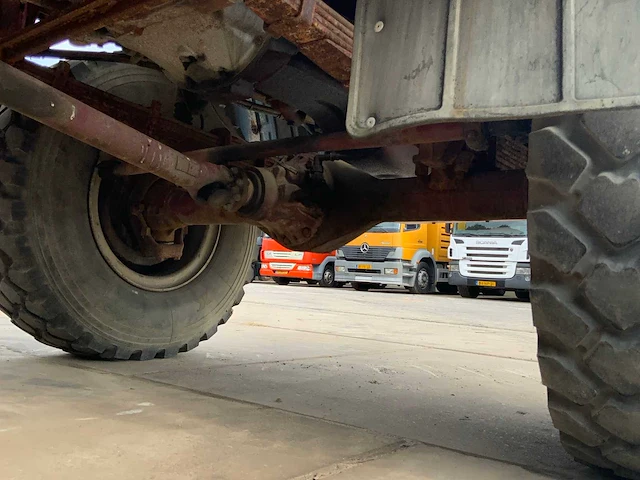 Renault 110 170 4x4 vrachtwagen - afbeelding 13 van  33