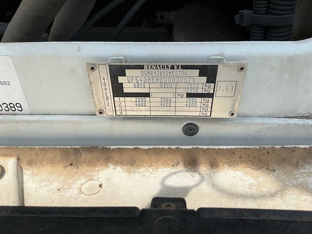Renault 135 midlifecrisis vrachtwagen - afbeelding 2 van  10