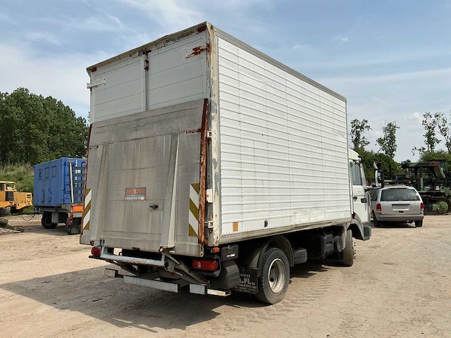 Renault 135 midlifecrisis vrachtwagen - afbeelding 6 van  10