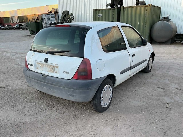 Renault 1.9d clio personenauto - afbeelding 8 van  13