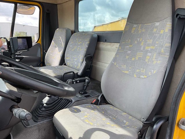 Renault 270 dci vrachtwagen - afbeelding 21 van  22
