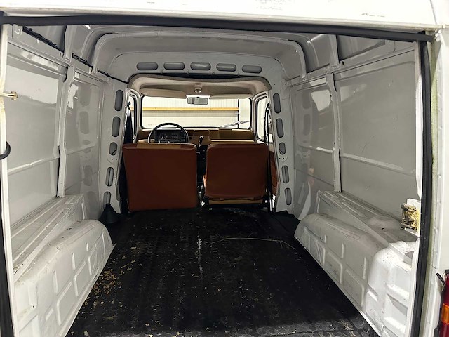 Renault 4 oldtimer vkn-04-r - afbeelding 8 van  16