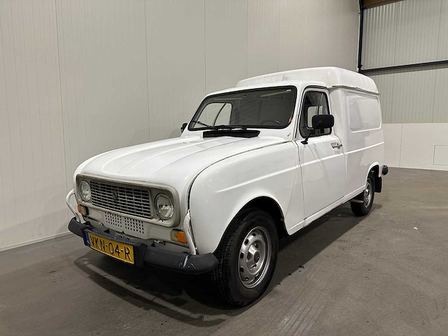 Renault 4 oldtimer vkn-04-r - afbeelding 1 van  16