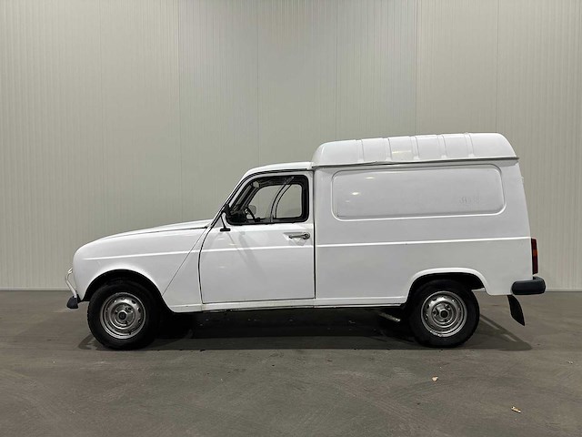 Renault 4 oldtimer vkn-04-r - afbeelding 9 van  16