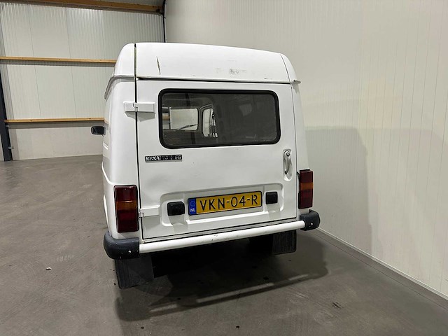 Renault 4 oldtimer vkn-04-r - afbeelding 11 van  16