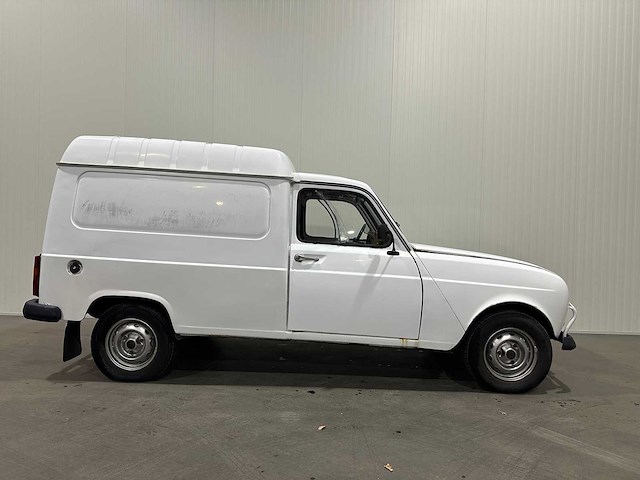 Renault 4 oldtimer vkn-04-r - afbeelding 13 van  16