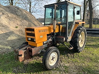 Renault 461s oldtimer tractor - afbeelding 1 van  21