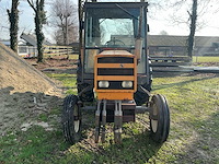 Renault 461s oldtimer tractor - afbeelding 12 van  21