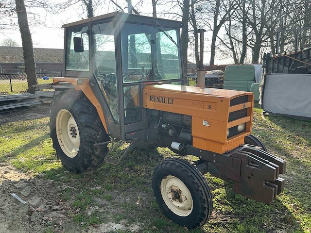Renault 461s oldtimer tractor - afbeelding 15 van  21