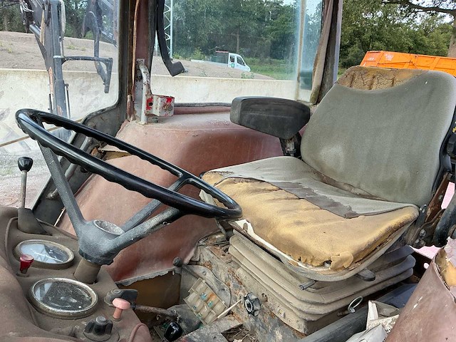 Renault 461s tweewielaangedreven landbouwtractor - afbeelding 18 van  23