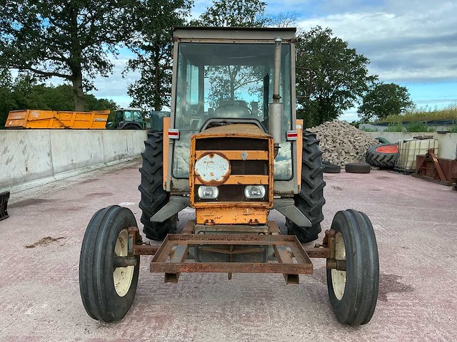 Renault 461s tweewielaangedreven landbouwtractor - afbeelding 8 van  23