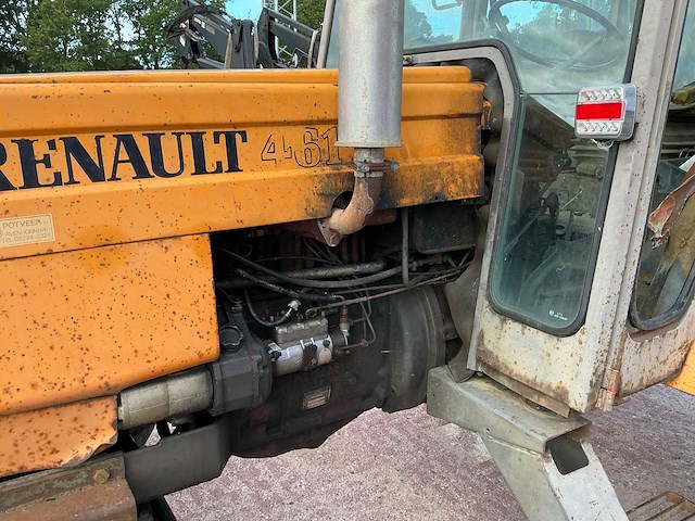 Renault 461s tweewielaangedreven landbouwtractor - afbeelding 9 van  23
