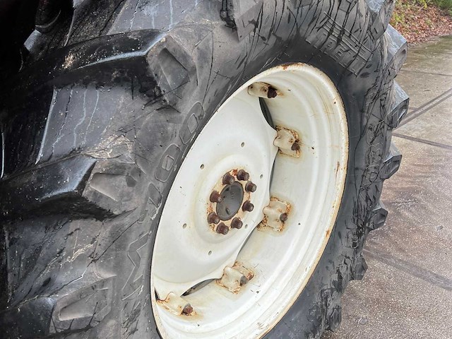 Renault 610r zares vierwielaangedreven landbouwtractor - afbeelding 23 van  38