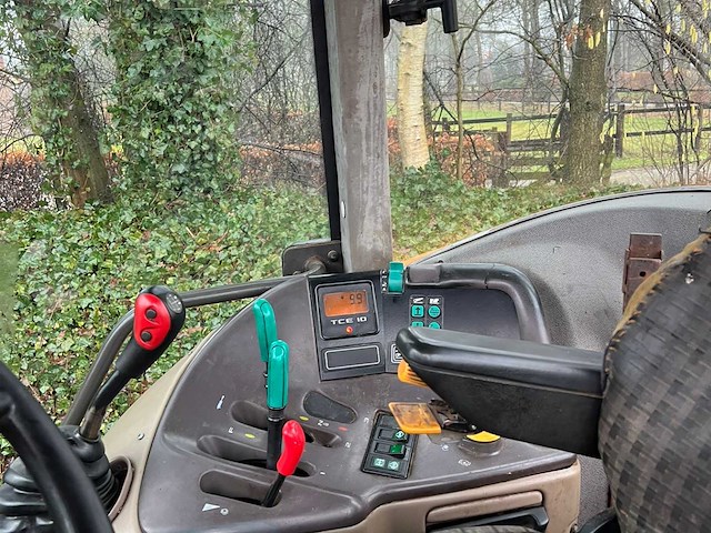 Renault 610r zares vierwielaangedreven landbouwtractor - afbeelding 8 van  38