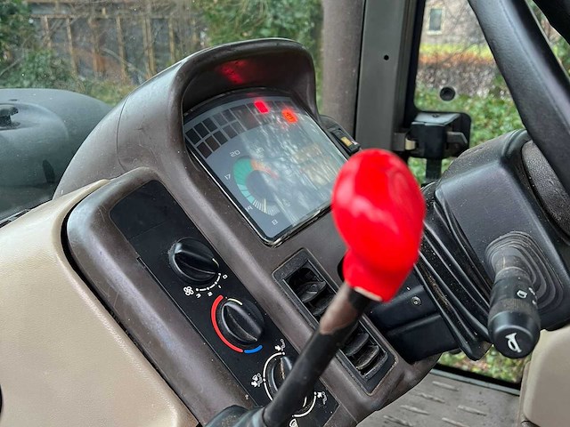 Renault 610r zares vierwielaangedreven landbouwtractor - afbeelding 33 van  38