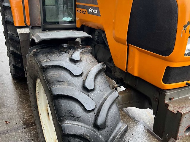 Renault 610r zares vierwielaangedreven landbouwtractor - afbeelding 16 van  38