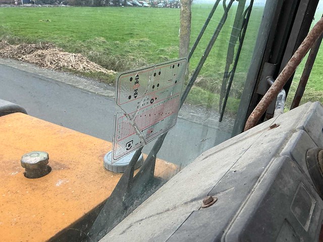 Renault 80-12 tx tweewielaangedreven landbouwtractor - afbeelding 21 van  23