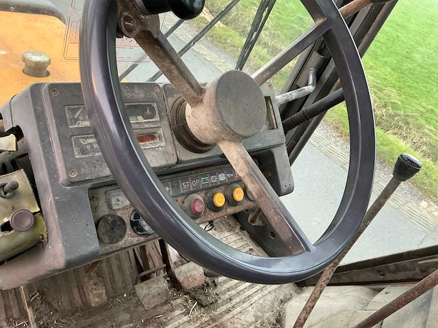 Renault 80-12 tx tweewielaangedreven landbouwtractor - afbeelding 22 van  23