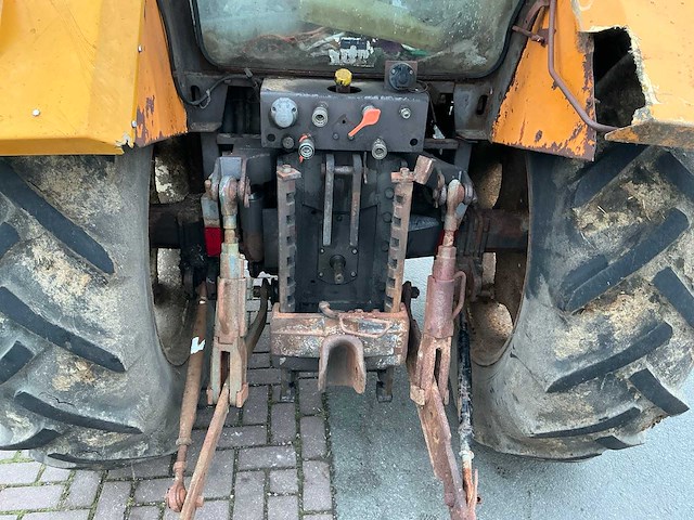 Renault 80-12 tx tweewielaangedreven landbouwtractor - afbeelding 8 van  23
