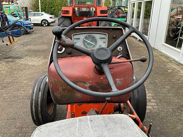 Renault 89 tracto-control oldtimer tractor - afbeelding 9 van  18
