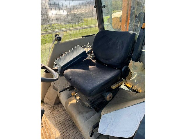 Renault 904 tweewielaangedreven landbouwtractor met klepel maaier - afbeelding 4 van  21