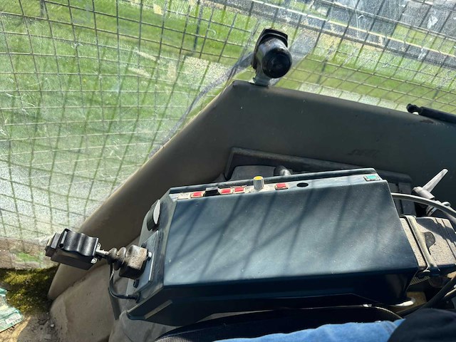 Renault 904 tweewielaangedreven landbouwtractor met klepel maaier - afbeelding 8 van  21