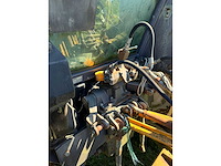 Renault 904 tweewielaangedreven landbouwtractor met klepel maaier - afbeelding 9 van  21