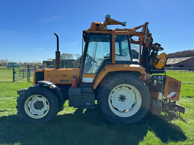 Renault 904 tweewielaangedreven landbouwtractor met klepel maaier - afbeelding 12 van  21