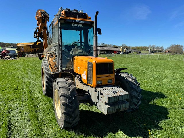 Renault 904 tweewielaangedreven landbouwtractor met klepel maaier - afbeelding 19 van  21