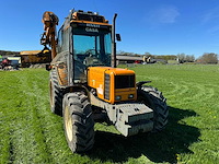 Renault 904 tweewielaangedreven landbouwtractor met klepel maaier - afbeelding 19 van  21