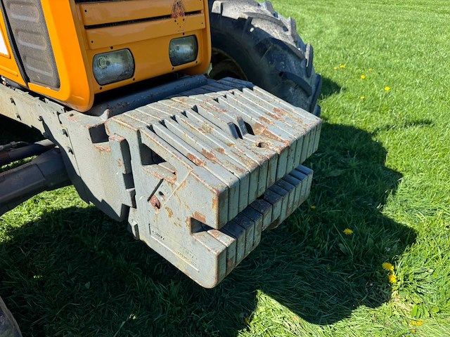 Renault 904 tweewielaangedreven landbouwtractor met klepel maaier - afbeelding 21 van  21