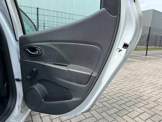 Renault clio 0.9 tce expression 89pk 2014 (origineel-nl), 2-zdx-71 - afbeelding 31 van  44