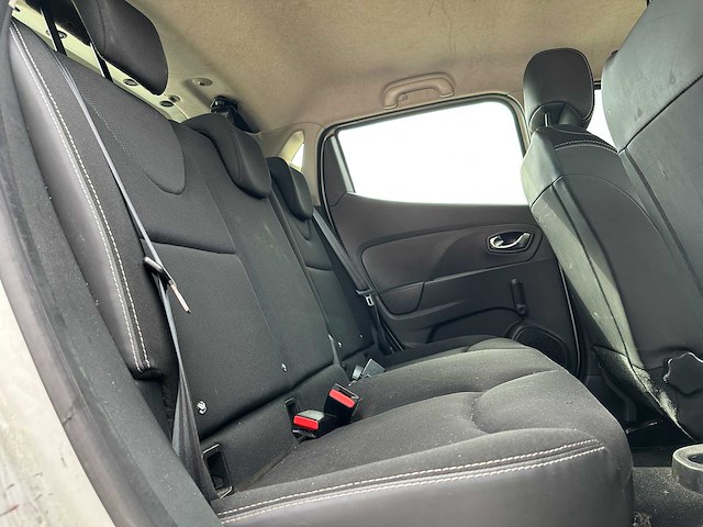Renault clio 0.9 tce expression 89pk 2014 (origineel-nl), 2-zdx-71 - afbeelding 32 van  44
