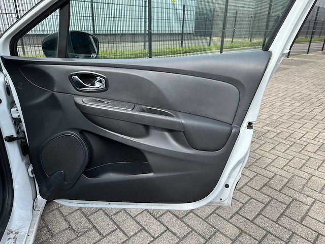Renault clio 0.9 tce expression 89pk 2014 (origineel-nl), 2-zdx-71 - afbeelding 33 van  44