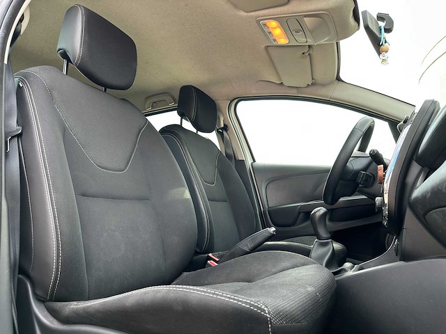 Renault clio 0.9 tce expression 89pk 2014 (origineel-nl), 2-zdx-71 - afbeelding 34 van  44