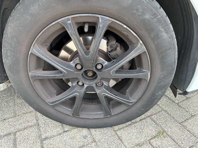 Renault clio 0.9 tce expression 89pk 2014 (origineel-nl), 2-zdx-71 - afbeelding 37 van  44