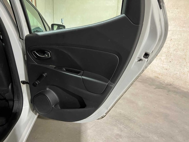 Renault clio 0.9 tce expression 90pk 2015, gz-530-j - afbeelding 26 van  39