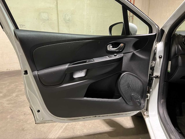 Renault clio 0.9 tce expression 90pk 2015, gz-530-j - afbeelding 24 van  39