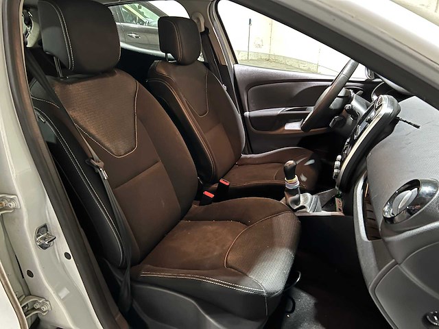 Renault clio 0.9 tce expression 90pk 2015, gz-530-j - afbeelding 28 van  39