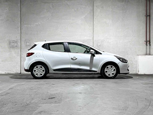 Renault clio 0.9 tce expression 90pk 2015, gz-530-j - afbeelding 37 van  39