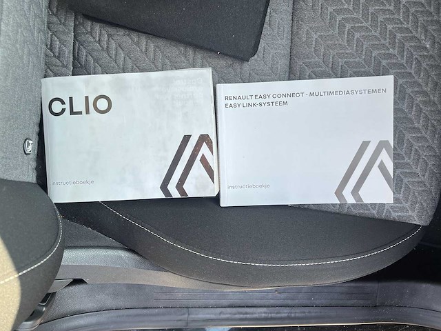 Renault clio 1.0 tce 90 evolution 2023 | r-452-zl - afbeelding 17 van  25
