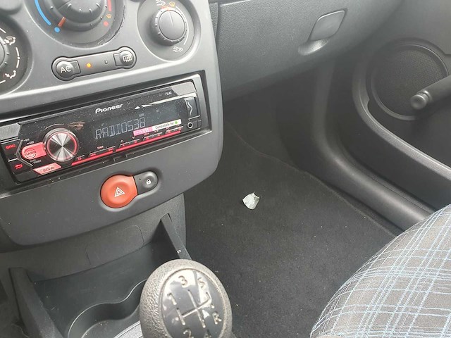 Renault clio 1.2-16v authentique, 34-hpt-3 - afbeelding 7 van  8