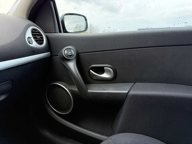 Renault clio 1.2 16v collection, 42-jfd-7 - afbeelding 2 van  18