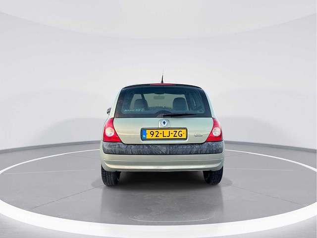 Renault clio 1.2-16v dynamique 2002 | 92-lj-zg - afbeelding 4 van  24