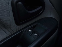 Renault clio 1.2-16v dynamique 2002 | 92-lj-zg - afbeelding 5 van  24