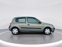 Renault clio 1.2-16v dynamique 2002 | 92-lj-zg - afbeelding 7 van  24